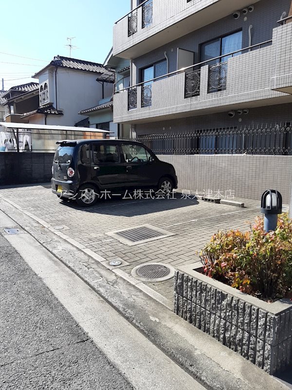 プレステージフジ忠岡壱番館 駐車場