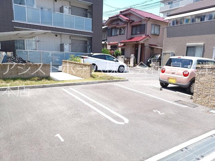 サニーヒルズ旭 駐車場