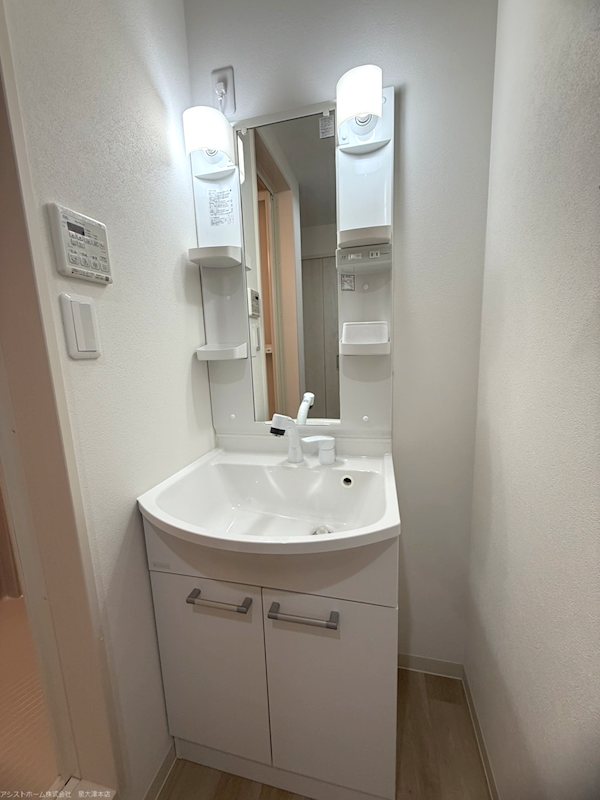 フジパレス助松町Ⅱ番館 シャワー付き化粧洗面台