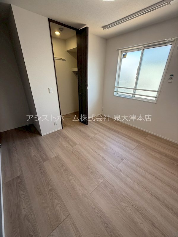 トリシア Yuki 窓があり日差しの入るお部屋です