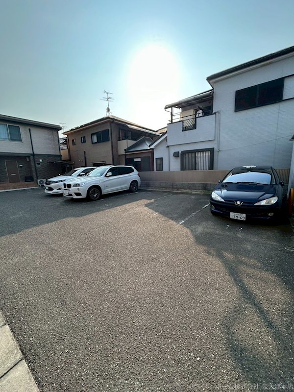 ヴェルドミール 広めの駐車場
