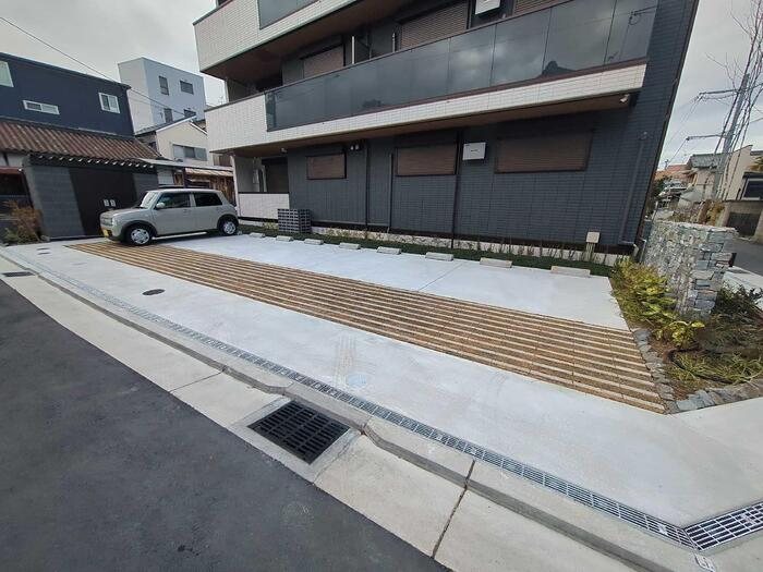 パサログランデ羽衣 駐車場