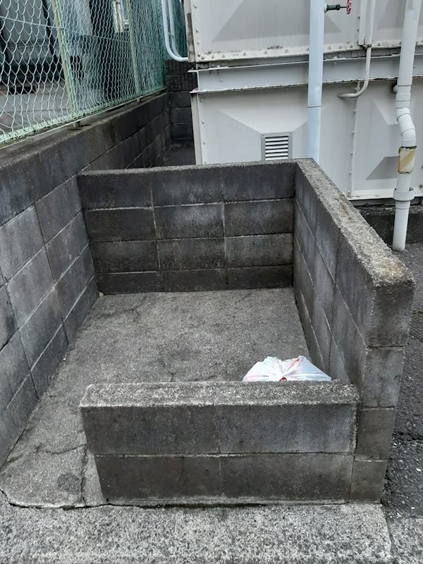 ハイツ井上 敷地内ゴミ置き場