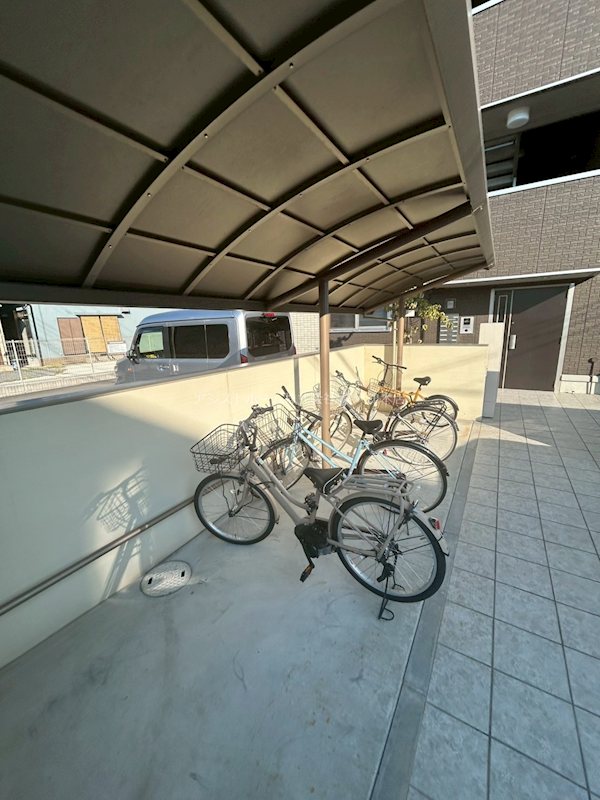 はなあずみ 屋根付き駐輪場