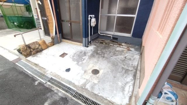 和泉市富秋町2-16-18テラスハウス 駐車場