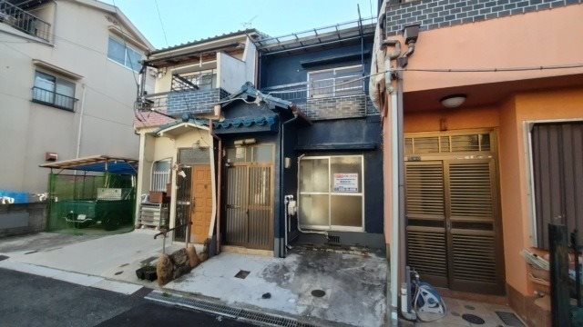 和泉市富秋町2-16-18テラスハウス エントランス