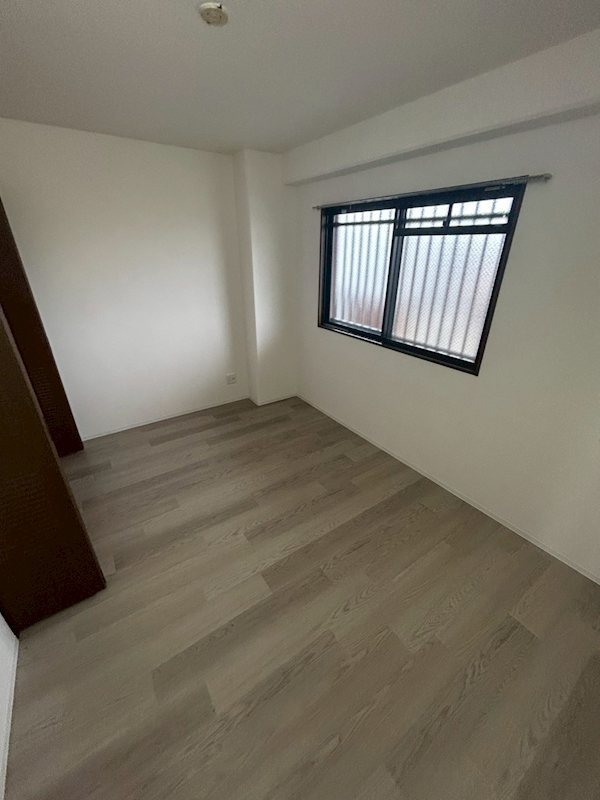 セーヌ東岸和田 窓があり日差しの入るお部屋です
