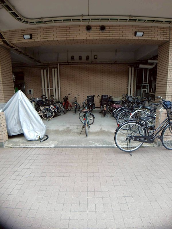 ライブリー高石 屋根付き駐輪場