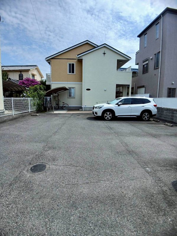 ヒルズ羽衣 駐車場