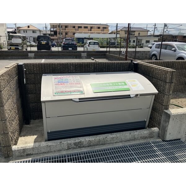 VIRAGE 敷地内ゴミ置き場