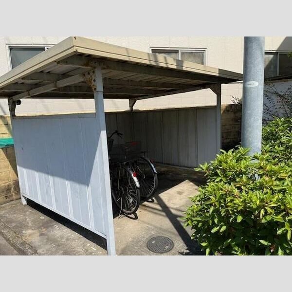 サンシティウィンディアi 屋根付き駐輪場