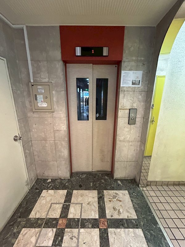 ラフォーレ助松 エレベータ