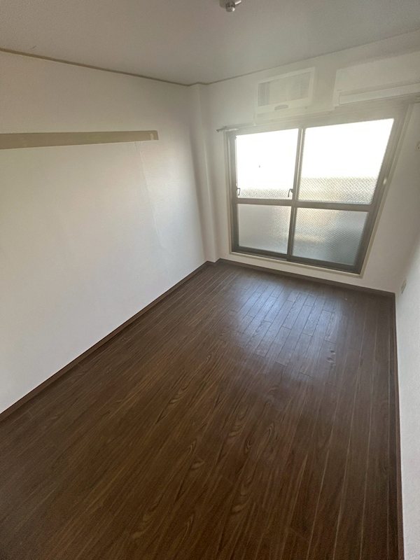 ラフォーレ助松 窓があり日差しの入るお部屋です