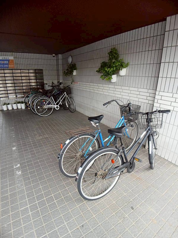 サンエス高石 屋根付き駐輪場