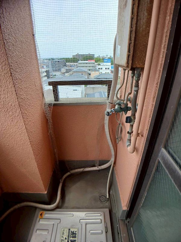 サンエス高石 室外洗濯機置き場