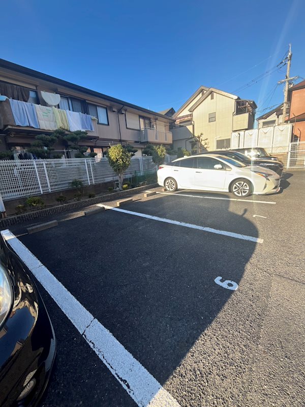 パーク・ウエスト 駐車場