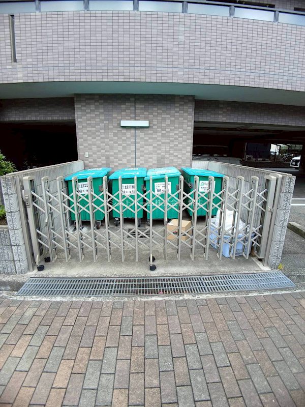 フローラ南館 24時間ごみ捨て可能