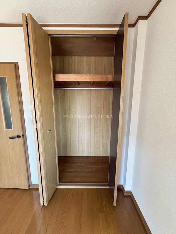 三国ヶ丘一戸建貸家 収納