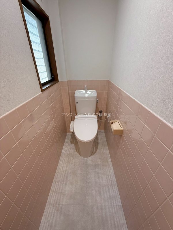 三国ヶ丘一戸建貸家 2階トイレウォッシュレット付き