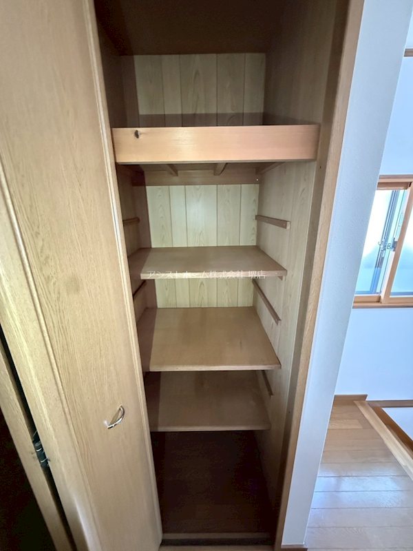 三国ヶ丘一戸建貸家 収納