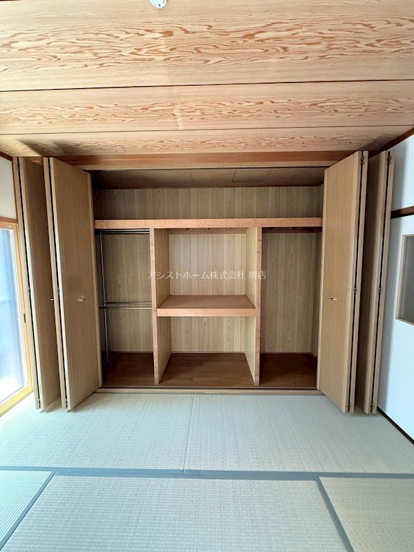 三国ヶ丘一戸建貸家 収納
