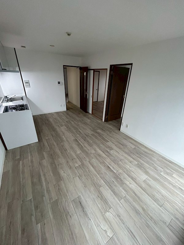 セーヌ東岸和田 窓があり日差しの入るお部屋です