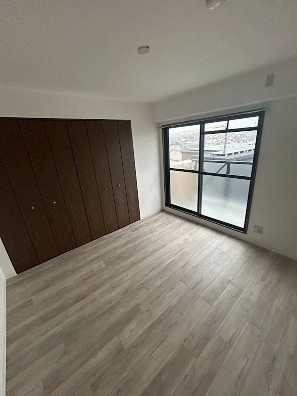 セーヌ東岸和田 窓があり日差しの入るお部屋です