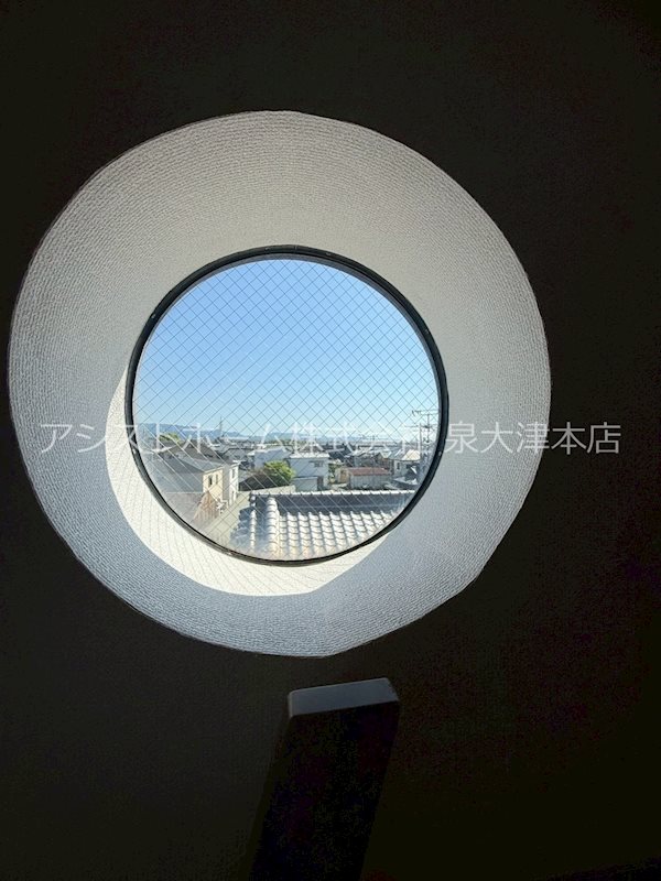 ｼｬﾙﾏﾝﾌｼﾞ東岸和田弐番館 オシャレな窓になります☆