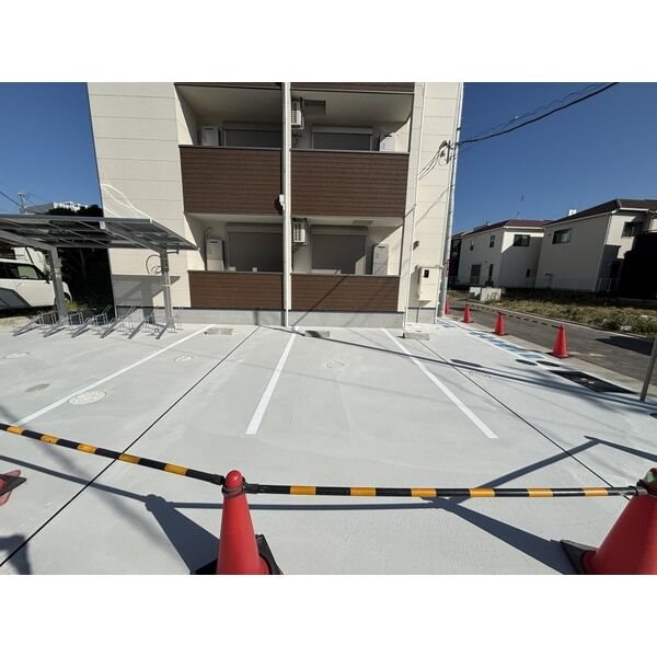 ジーメゾン岸和田ノース 駐車場