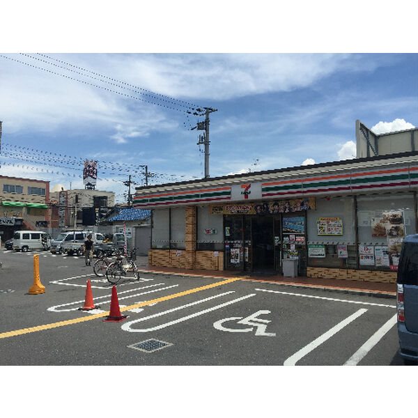 ファシルカワト セブンイレブン 岸和田荒木町店 309メートル
