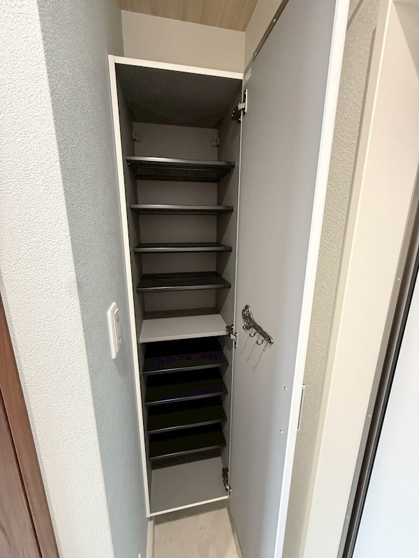 大浜北町シーエムシズ シューズボックス
