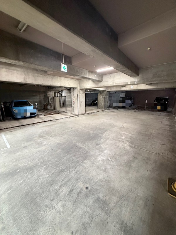 AKR3 駐車場