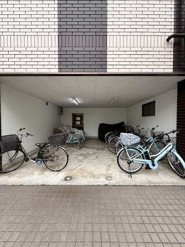 シルフィード堺 屋根付き駐輪場