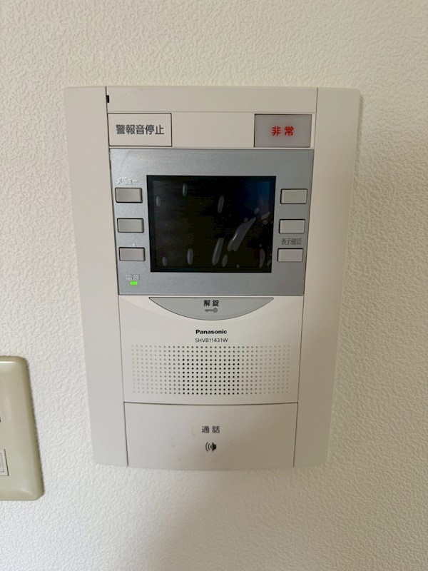 シャルマンフジ堺市弐番館 来訪者をカメラで確認できるので女性にも安心です