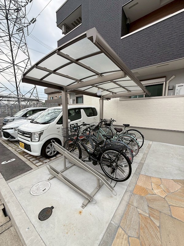 フジパレス百舌鳥駅南Ⅰ番館 屋根付き駐輪場
