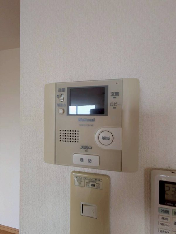 アンプルールフェール ルミエール富木 来訪者をカメラで確認できるので女性にも安心です。