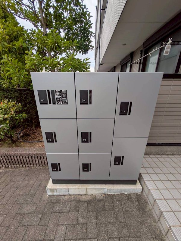 アンプルールフェール ルミエール富木 宅配BOX