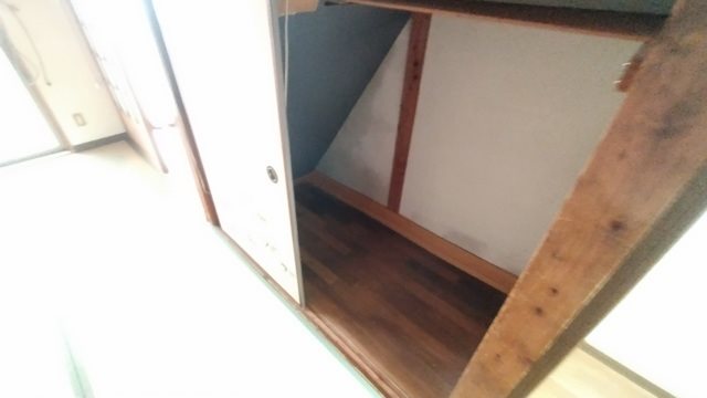 富秋町2-14-14テラスハウス 収納