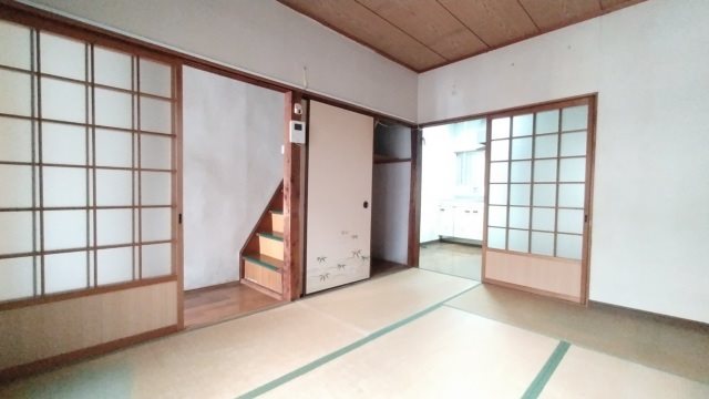 富秋町2-14-14テラスハウス リビング