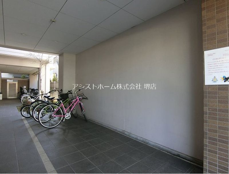 デルメゾン三国丘 駐輪場