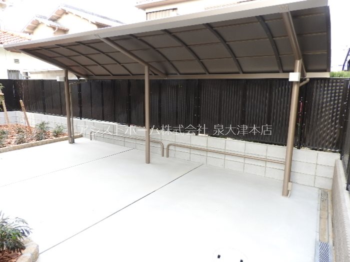 グリュックハイム 屋根付き駐輪場