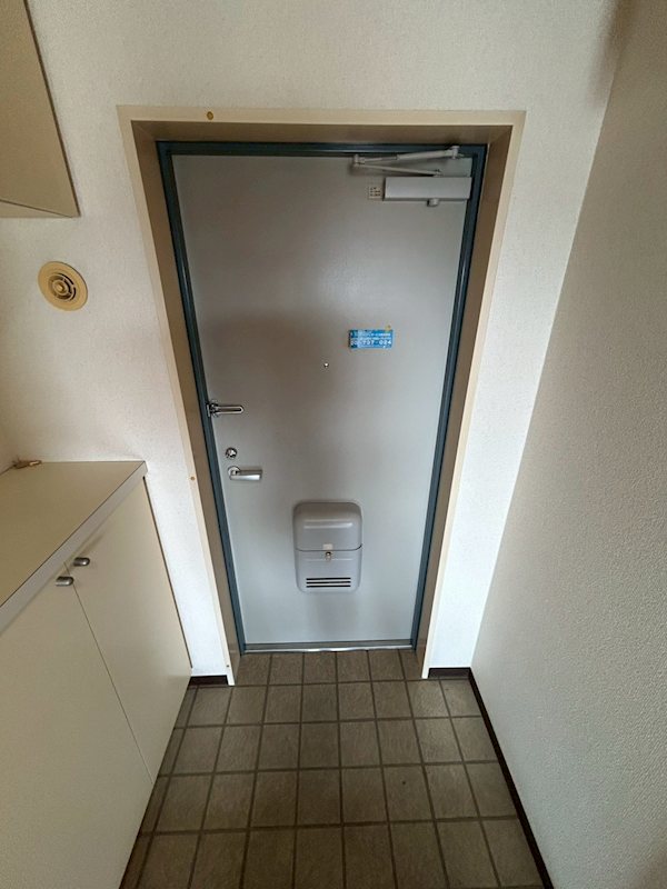 エフォールナガイ 玄関