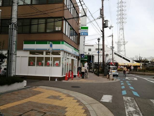 フライングスコットビル ファミリーマート 白鷺駅前店