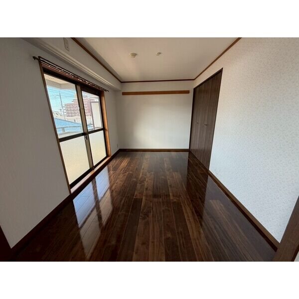 ビーチマンションⅡ 窓があり日差しの入るお部屋です