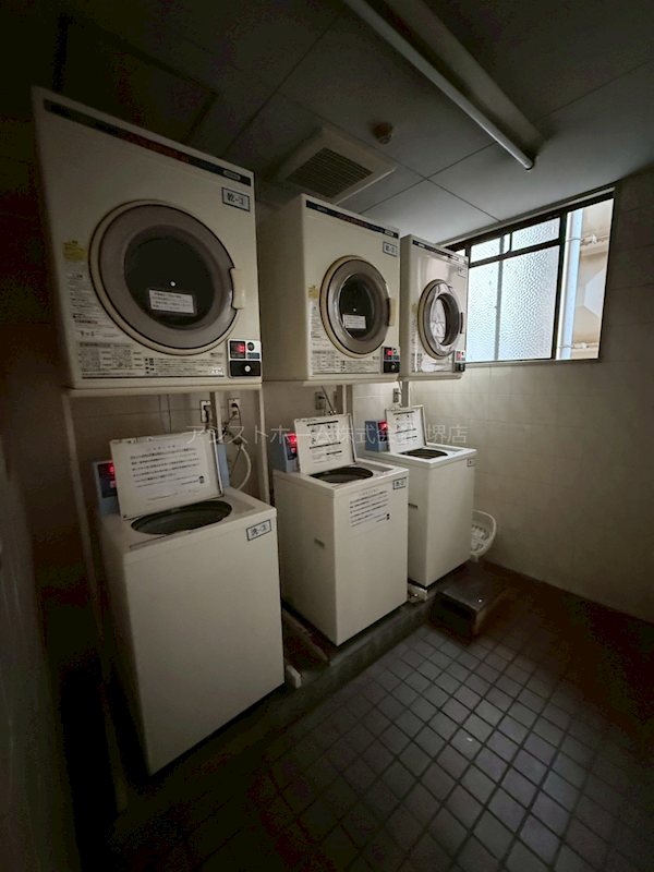 朝日プラザ堺東  コインランドリー