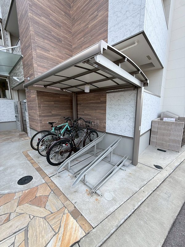 フジパレス堺梅北Ⅴ番館 屋根付き駐輪場