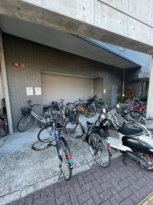 ボン・シェール堺  駐輪場