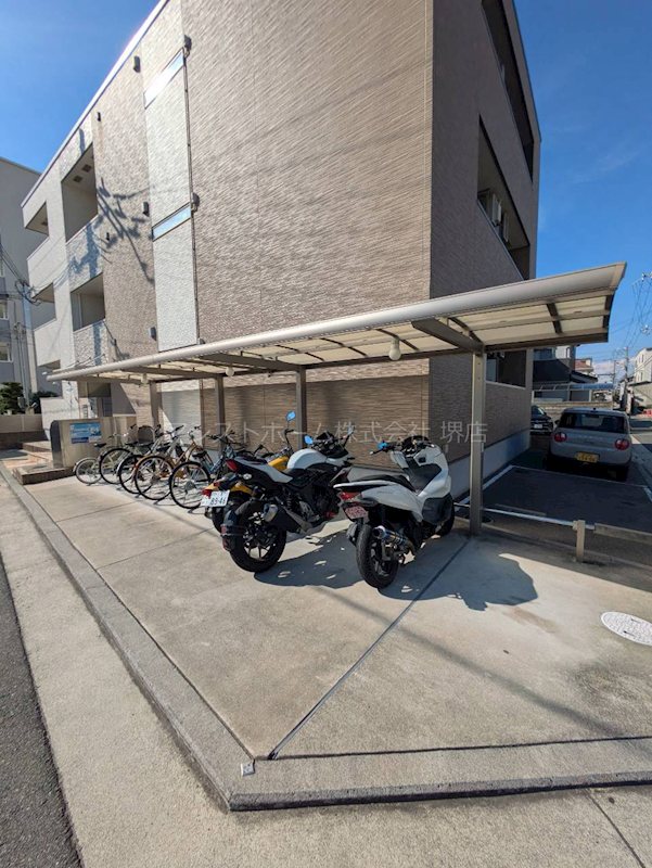 フジパレス諏訪ノ森Ⅵ番館 屋根付き駐輪場