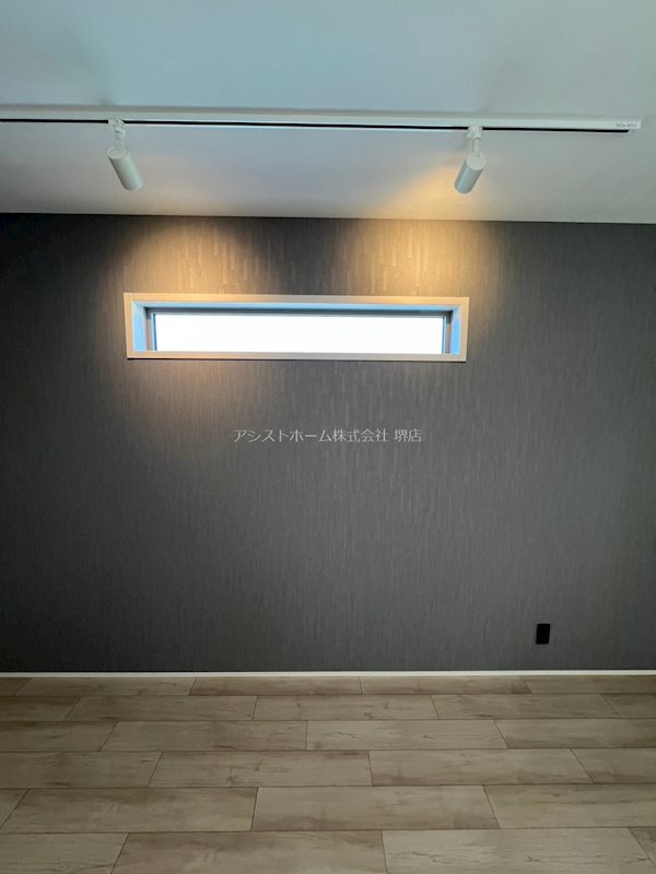 フジパレス堺三国ヶ丘Ⅴ番館 お洒落なアクセントクロスで間接照明付き