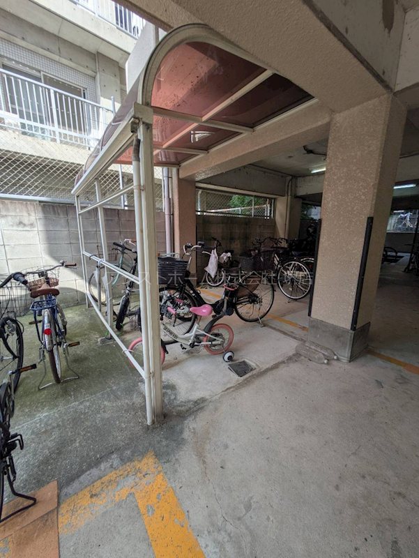 インテグラフェニックスⅠ 屋根付き駐輪場